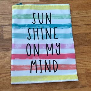 NWT - Thirty One Stay Dry Pouch (Rainbow Stripe)